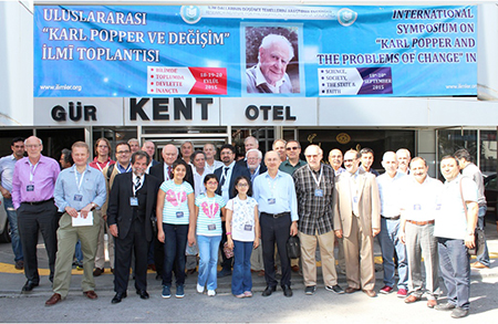 Prof. Dr. Ömerustaoğlu, Uluslararası Karl Popper ve Değişim İlmi Toplantısı’na katıldı 2